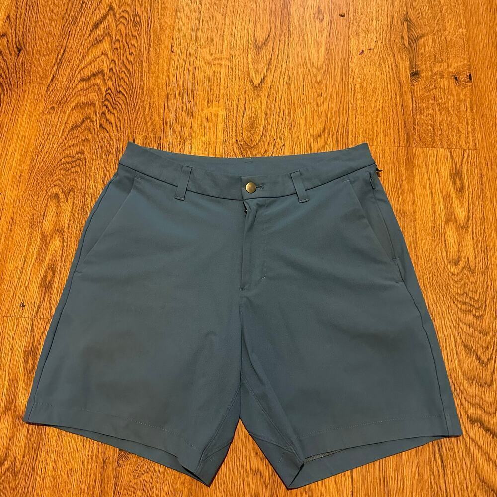 Lululemon Blue Commission Flat front shorts size 30 summer casual classic